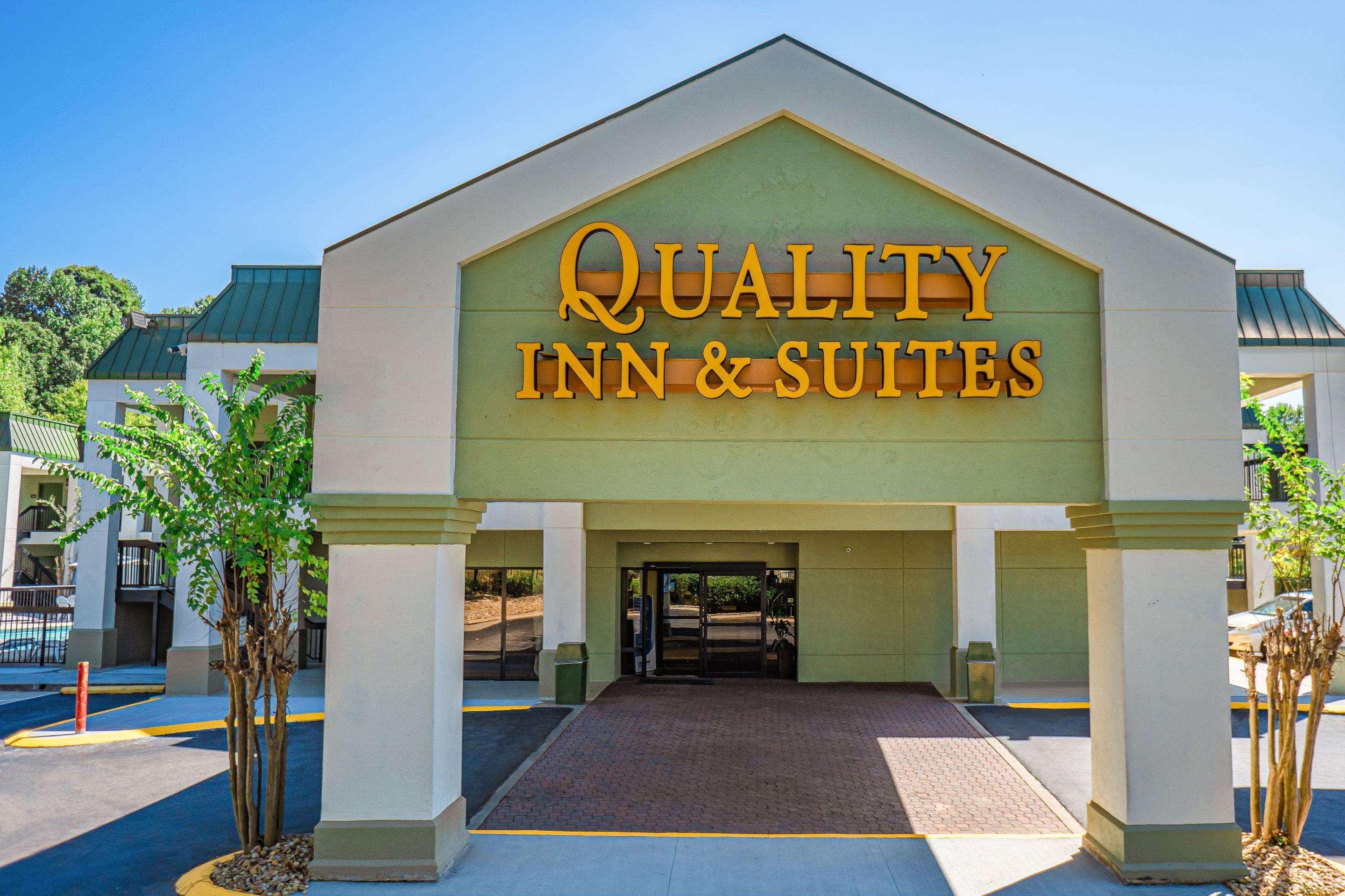 Quality Inn & Suites Near Six Flags - Austell Exterior photo