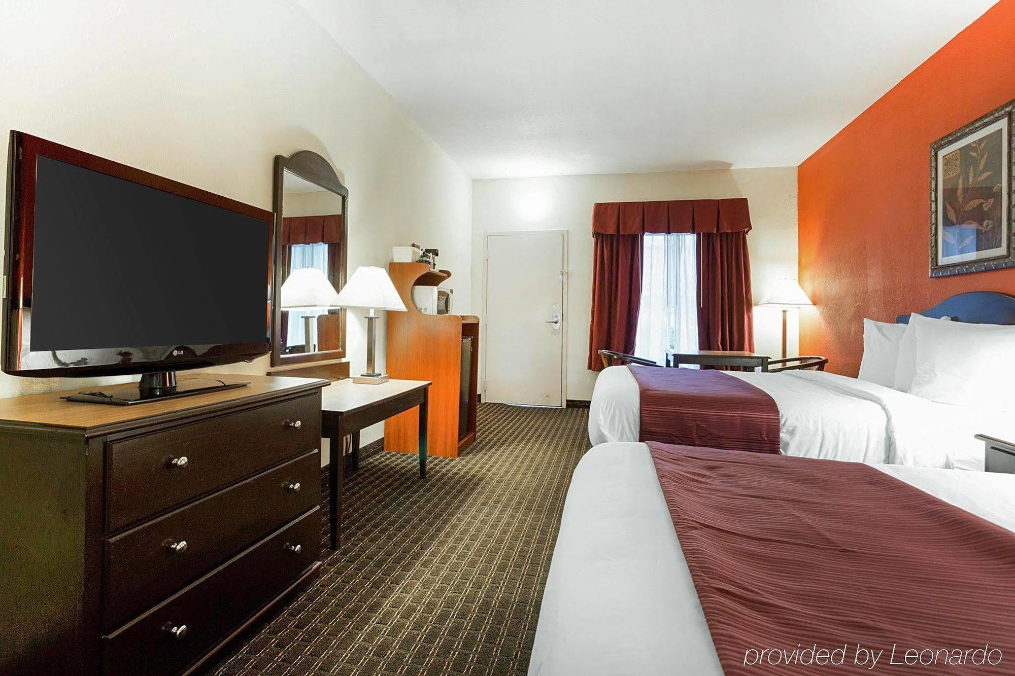 Quality Inn & Suites Near Six Flags - Austell Exterior photo